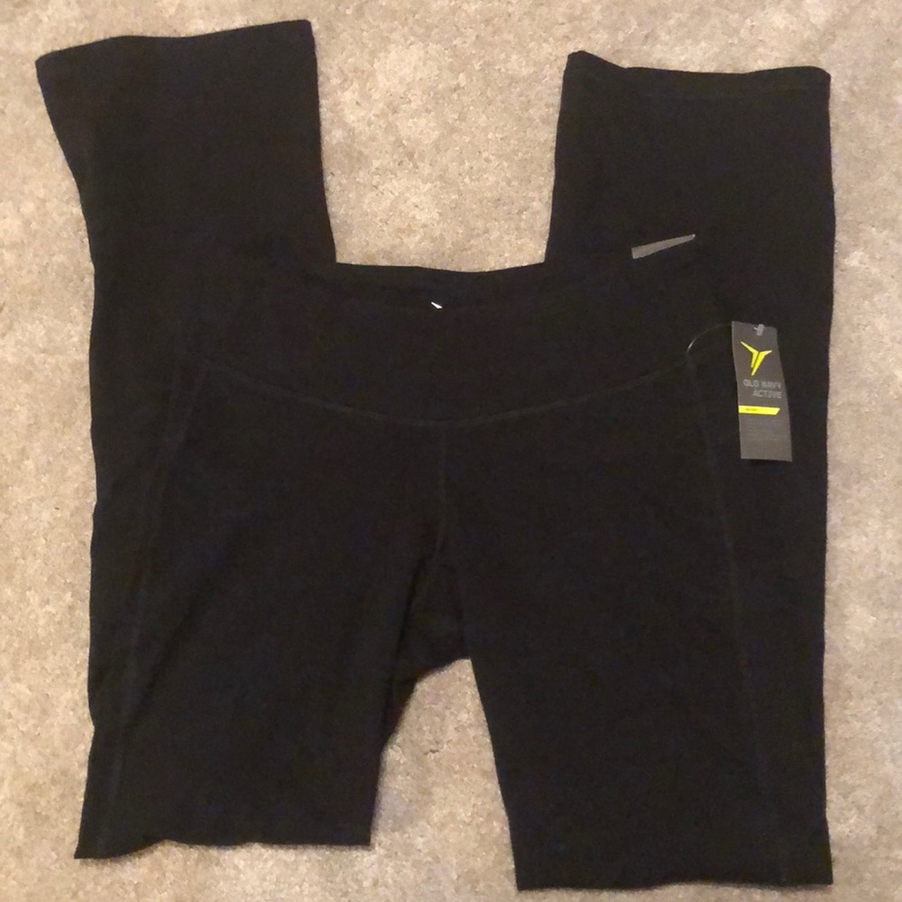 Brand new yoga pants